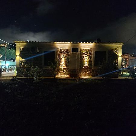 Вилла Casa Spezzara Санта-Доменика Экстерьер фото