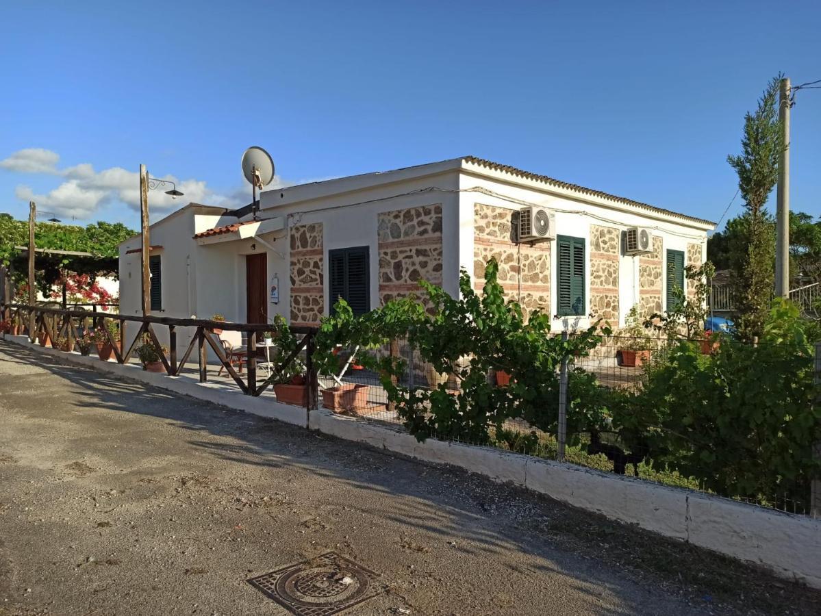 Вилла Casa Spezzara Санта-Доменика Экстерьер фото
