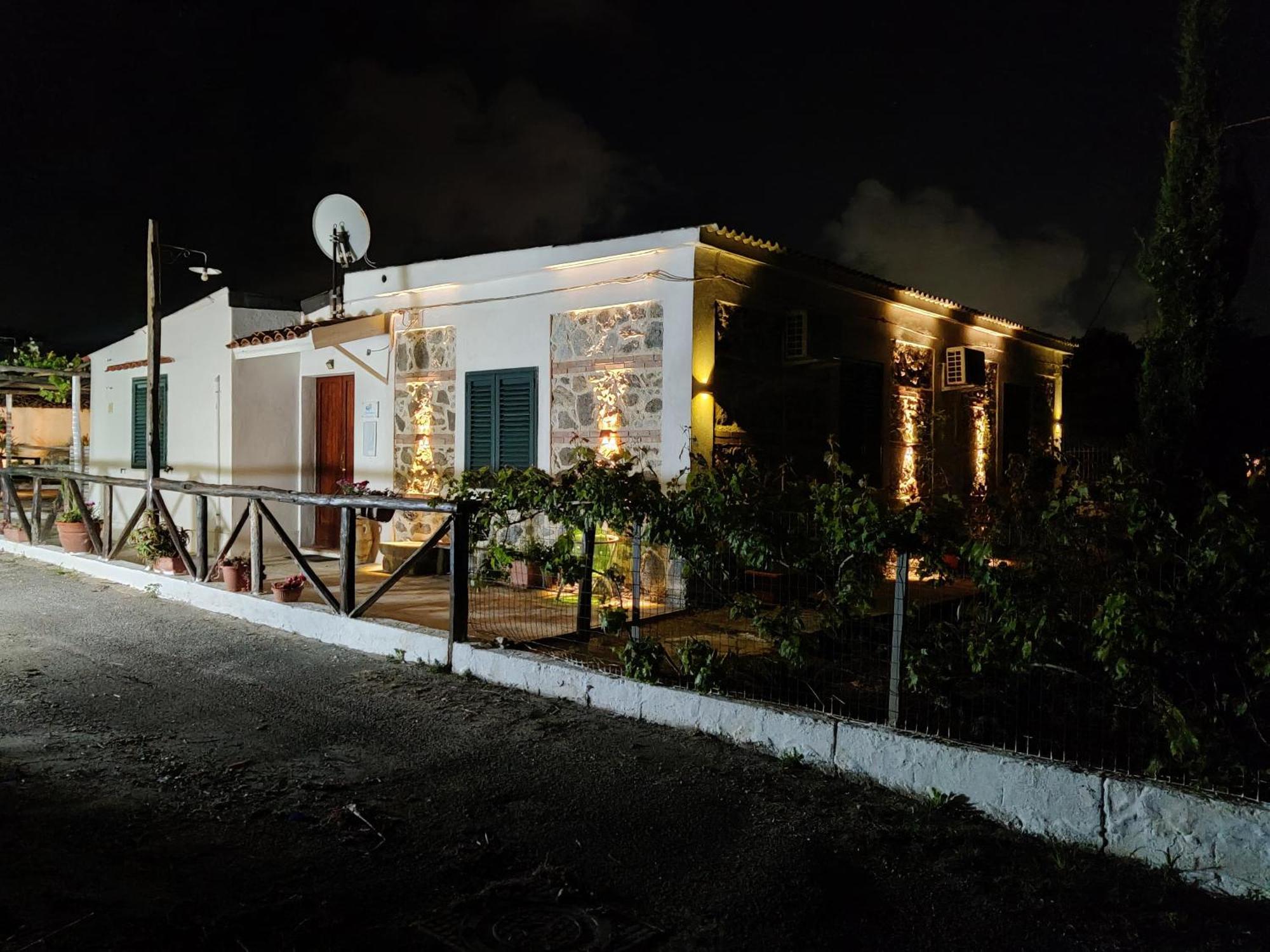 Вилла Casa Spezzara Санта-Доменика Экстерьер фото